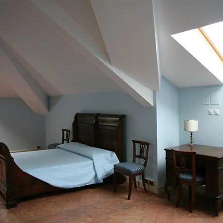 Sleeps 17 With Pool Air Con And Wifi