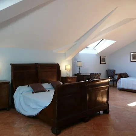 Sleeps 17 With Pool Air Con And Wifi