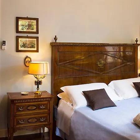 Sleeps 17 With Pool Air Con And Wifi * Moltrasio