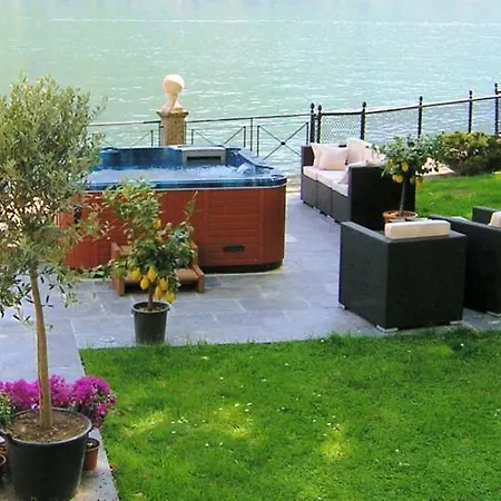 Sleeps 17 With Pool Air Con And Wifi Βίλα