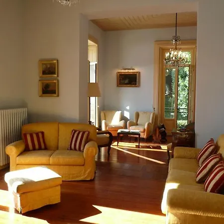 Sleeps 17 With Pool Air Con And Wifi Villa Moltrasio