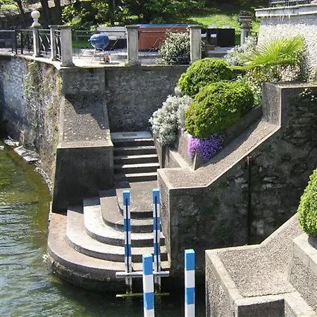 Βίλα Sleeps 17 With Pool Air Con And Wifi Moltrasio
